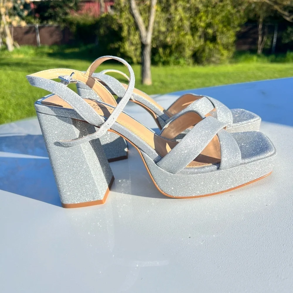 Jewel Badgley Mischka Pale Silver Glitter Platform Sandals without original box